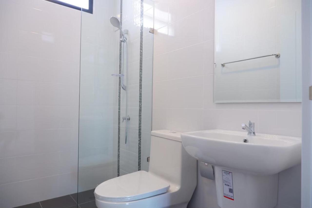 Large & Quiet 3Bd Home With Security & Pool Ubon Ratchathani Eksteriør billede