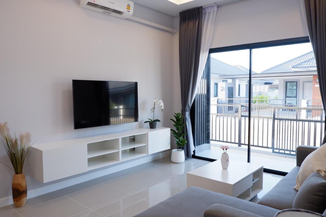 Large & Quiet 3Bd Home With Security & Pool Ubon Ratchathani Eksteriør billede
