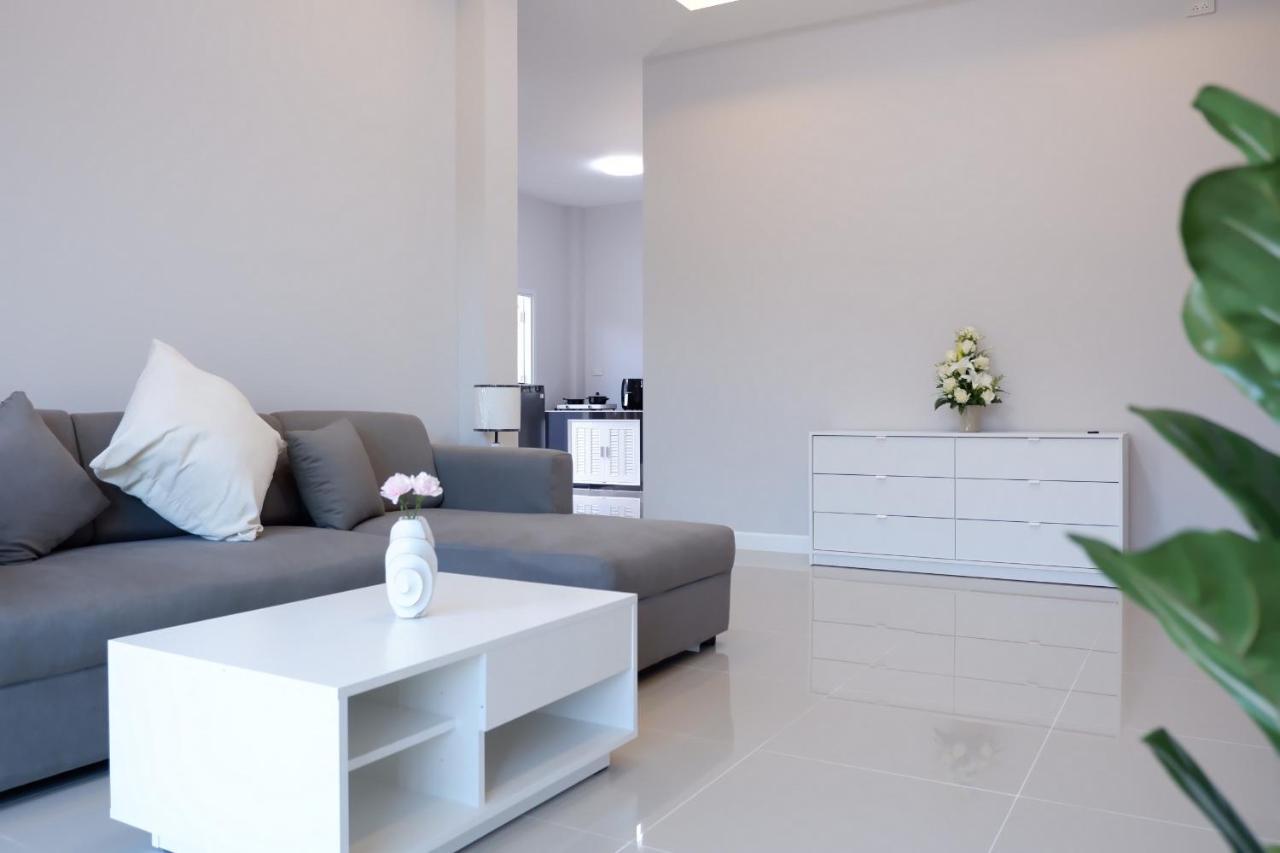 Large & Quiet 3Bd Home With Security & Pool Ubon Ratchathani Eksteriør billede